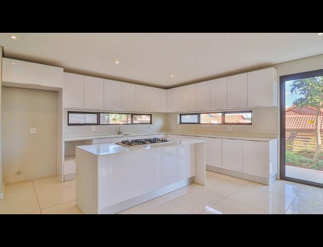 5 BEDROOM HOUSE FOR SALE IN IZINGA